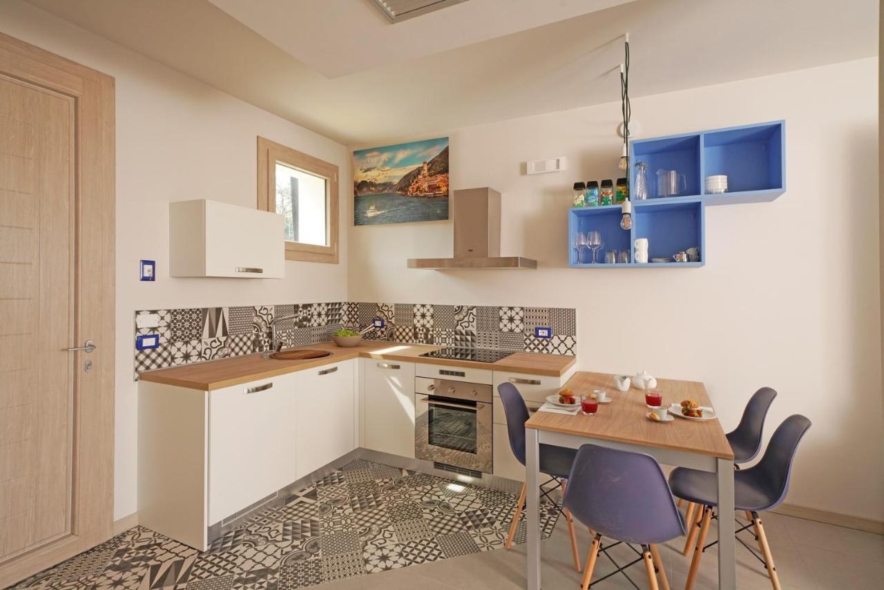 Gardaliva Blue Studio 3 Манерба-дель-Гарда Экстерьер фото