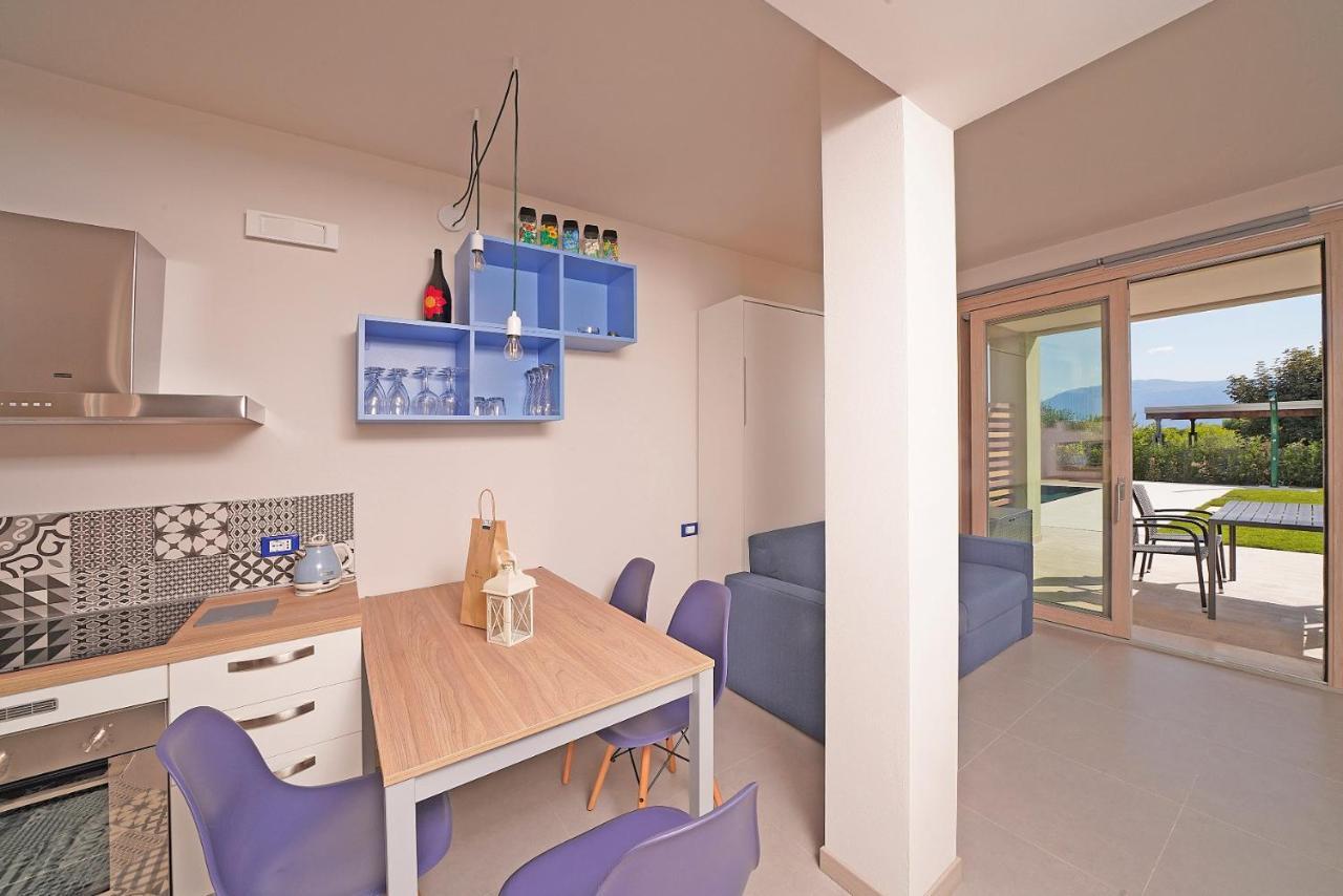Gardaliva Blue Studio 3 Манерба-дель-Гарда Экстерьер фото